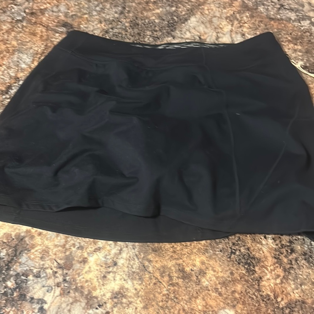 Lrg nwt skort